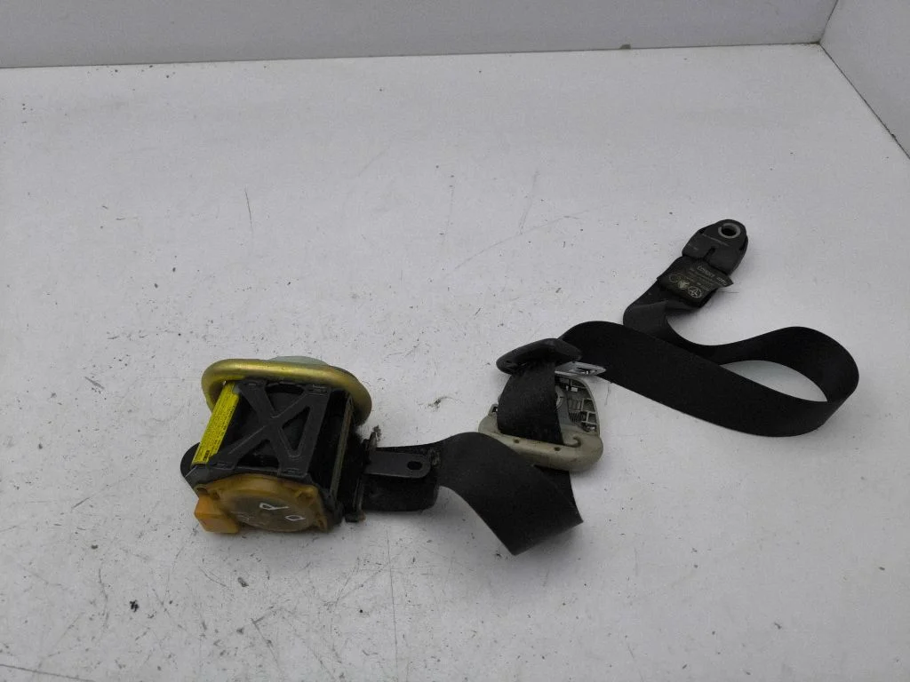 Front seatbelt 7321002121