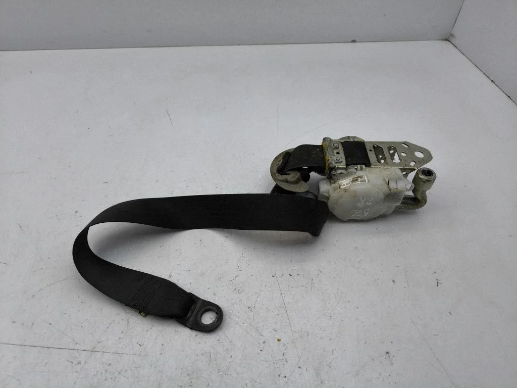 Front seatbelt 7Q2340P