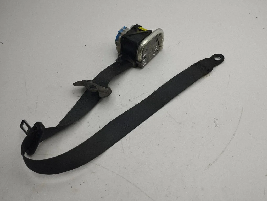 Front seatbelt 732200D310