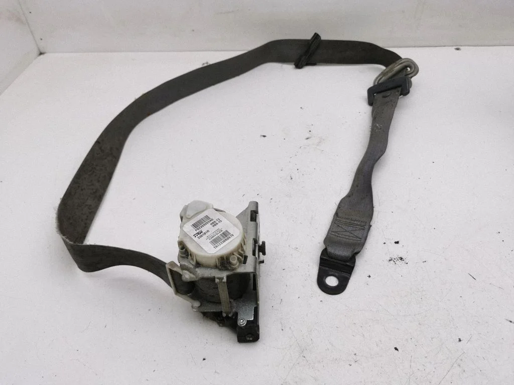 Front seatbelt – Chrysler Town & Country V (2008-2016)