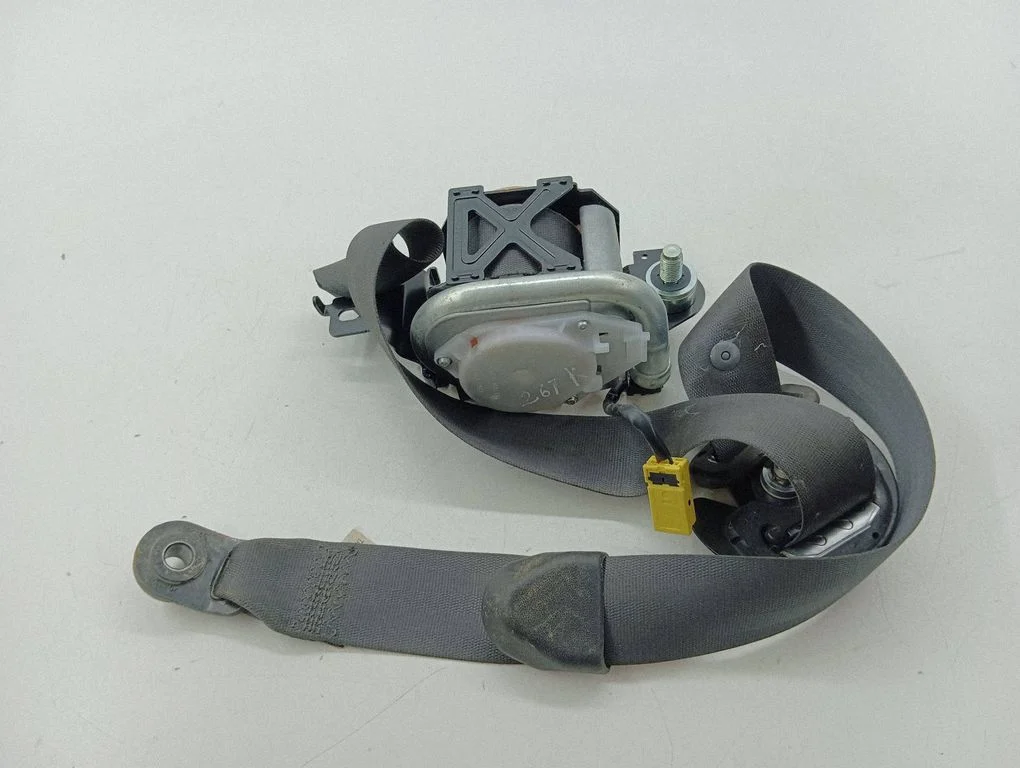 Front seatbelt E40437141