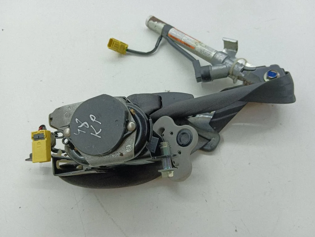 Front seatbelt 608200100A