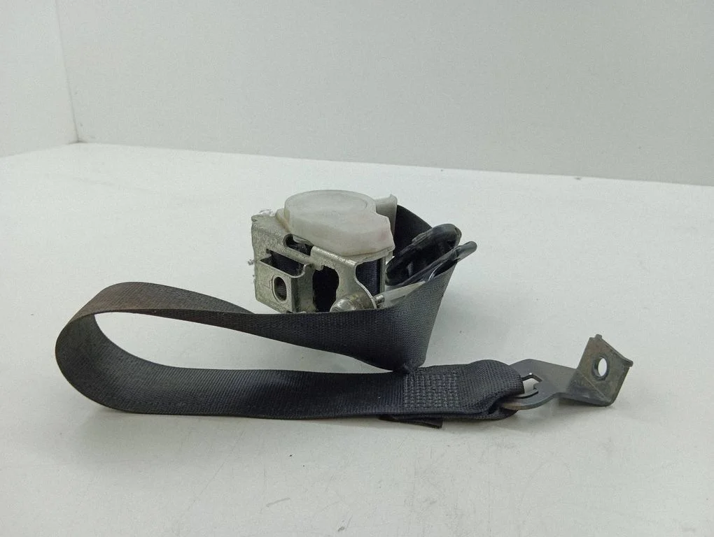 Front seatbelt 03314650