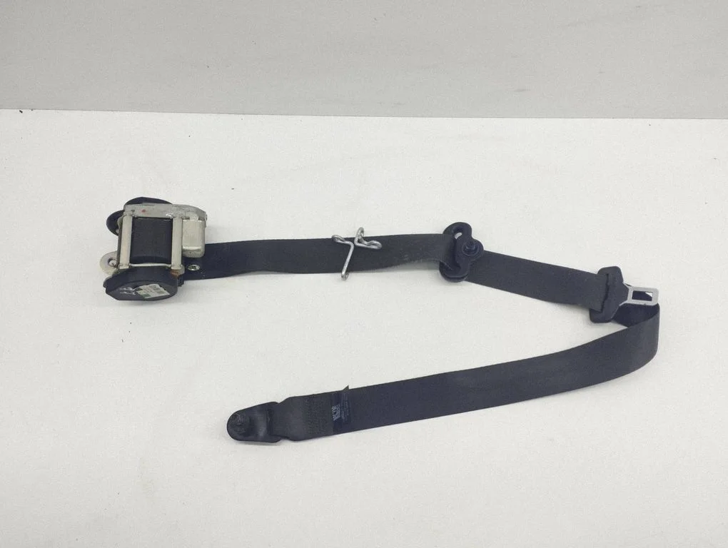 Front seatbelt 615874800