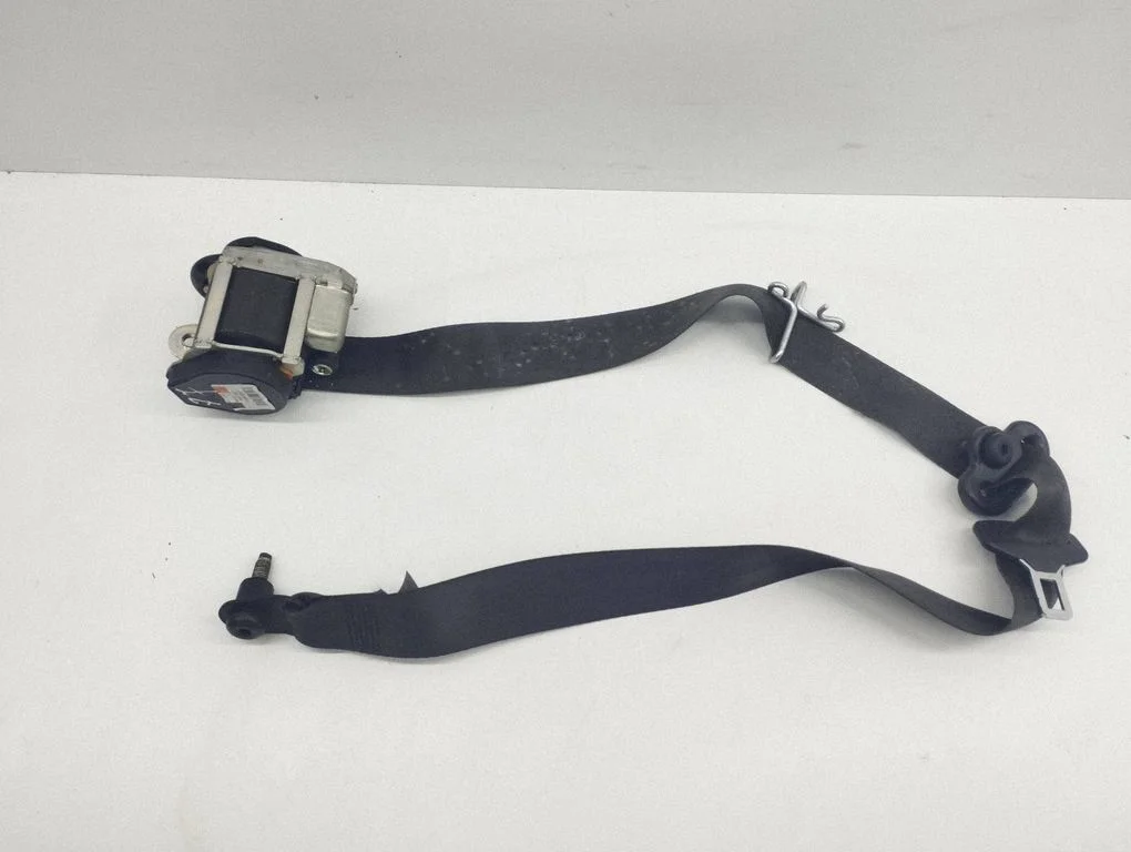 Front seatbelt 615874900