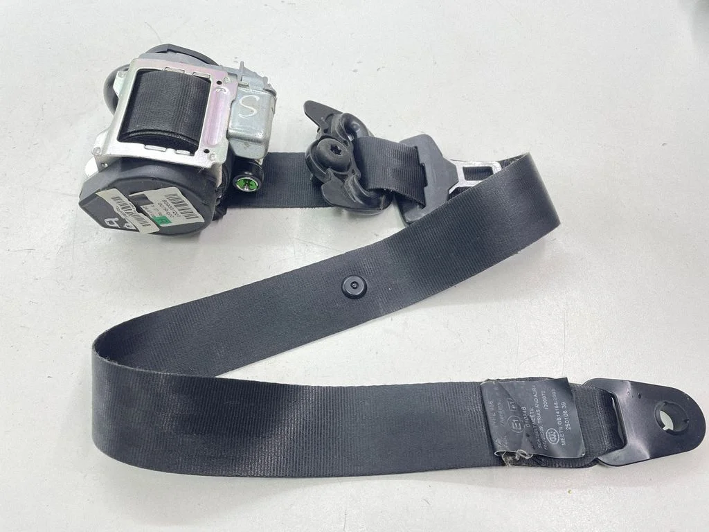 Front seatbelt 8H2261294ACW