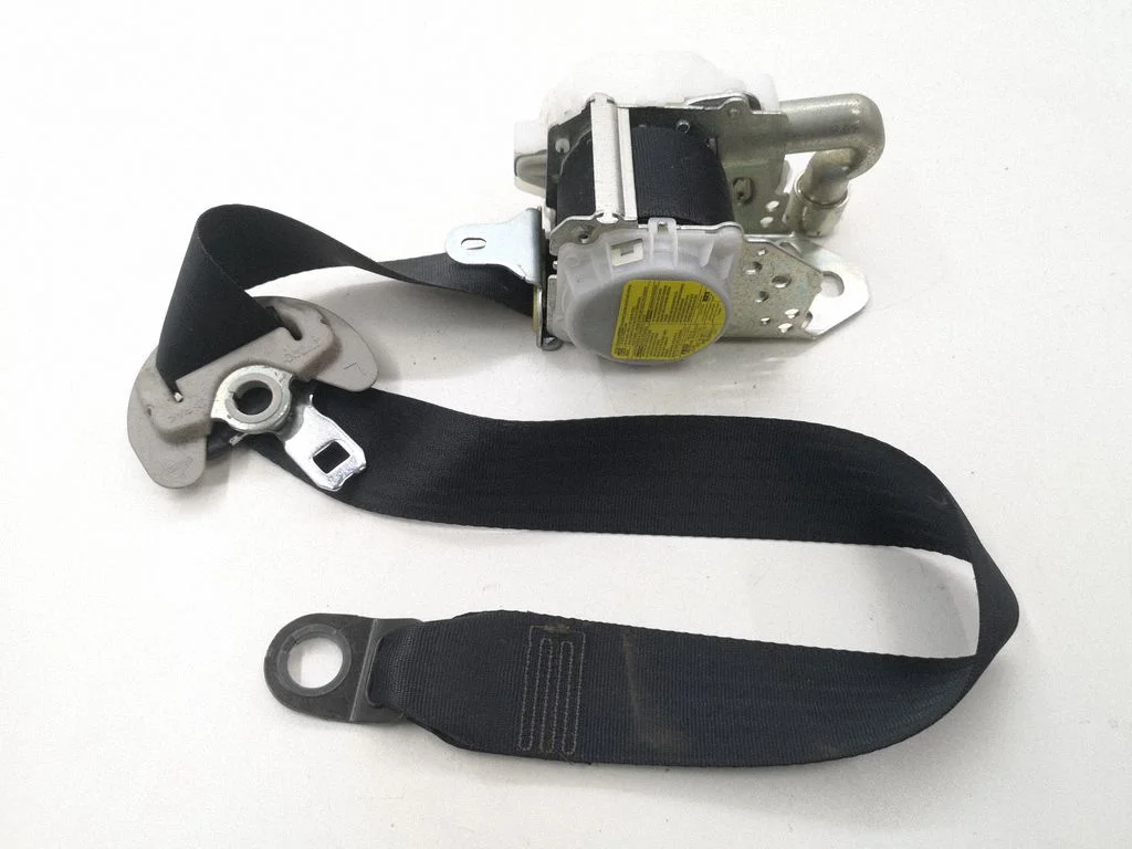 Front seatbelt 7P2510P
