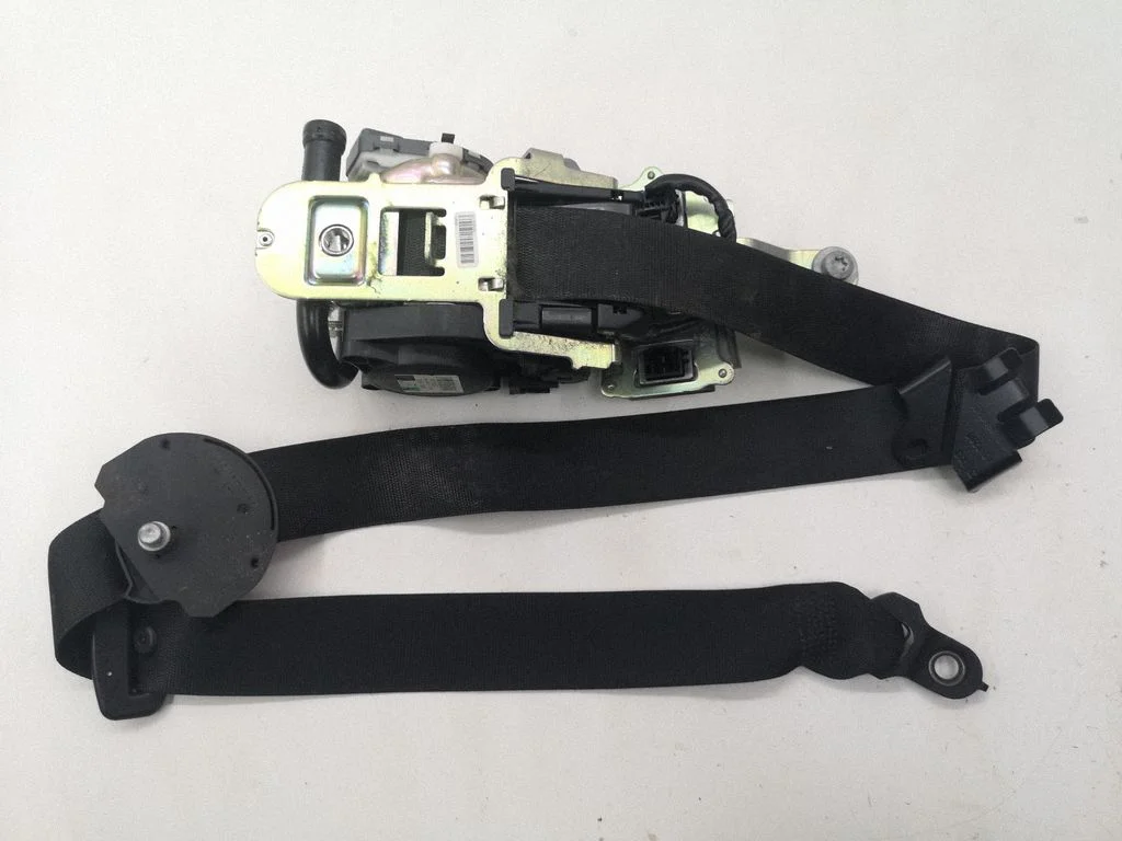 Front seatbelt 010R0000