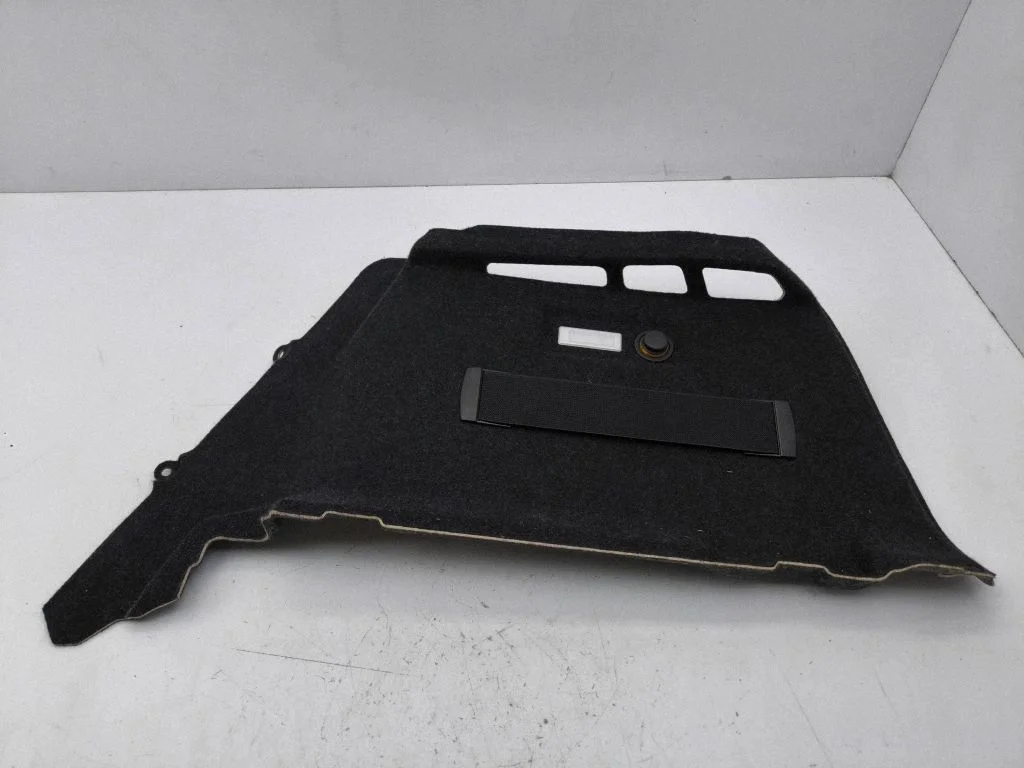 Apakšējais bagāžnieka sāna apdares panelis – BMW i3 (2013-)