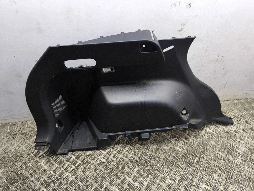 Dolny panel boczny bagażnika KD3368870W