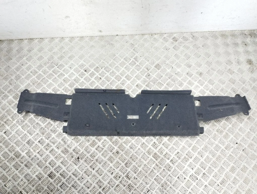 Trunk/boot lower side trim panel