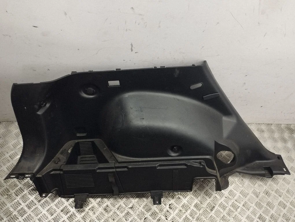 Trunk/boot lower side trim panel 857303U000