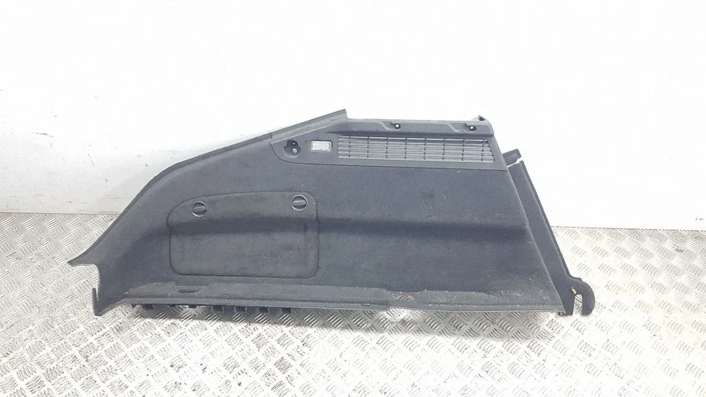 Dolny panel boczny bagażnika 4G8863887B9BT