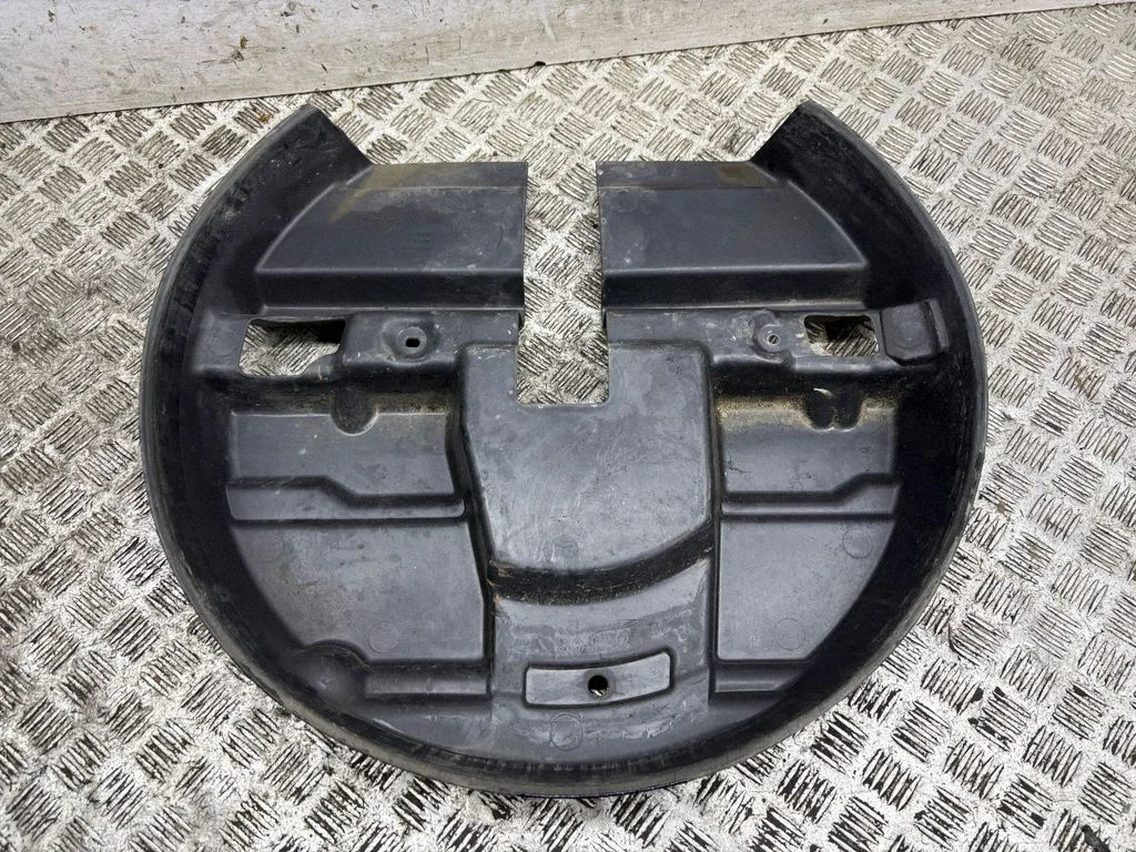 Spare wheel section trim 05109531AA