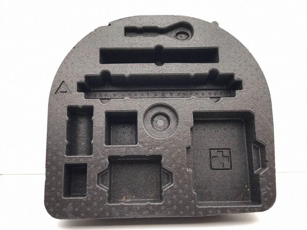 Spare wheel section trim 849B4BV81A