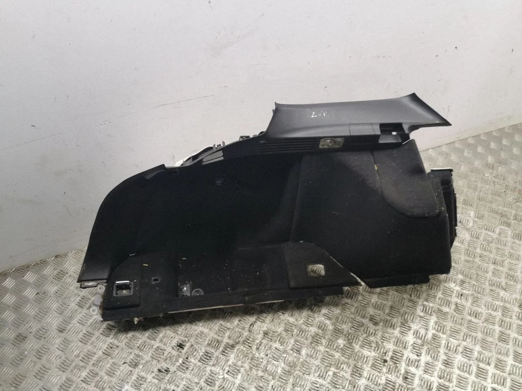 Pagasiruumi külje alumine viimistluspaneel – Honda Accord (2008-2016)