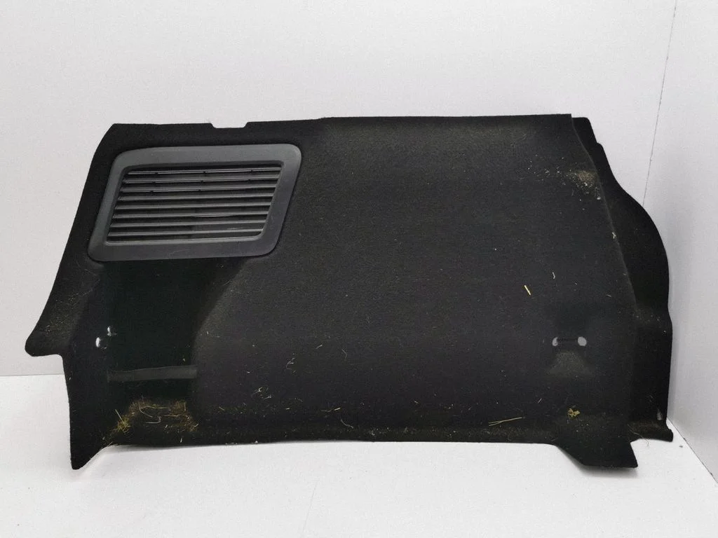 Trunk/boot lower side trim panel – Ford Focus (2018-)
