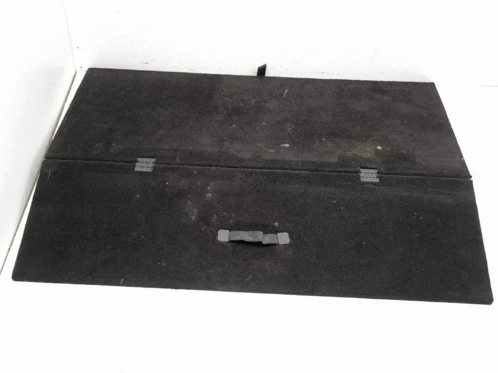 Trunk/boot floor carpet liner
