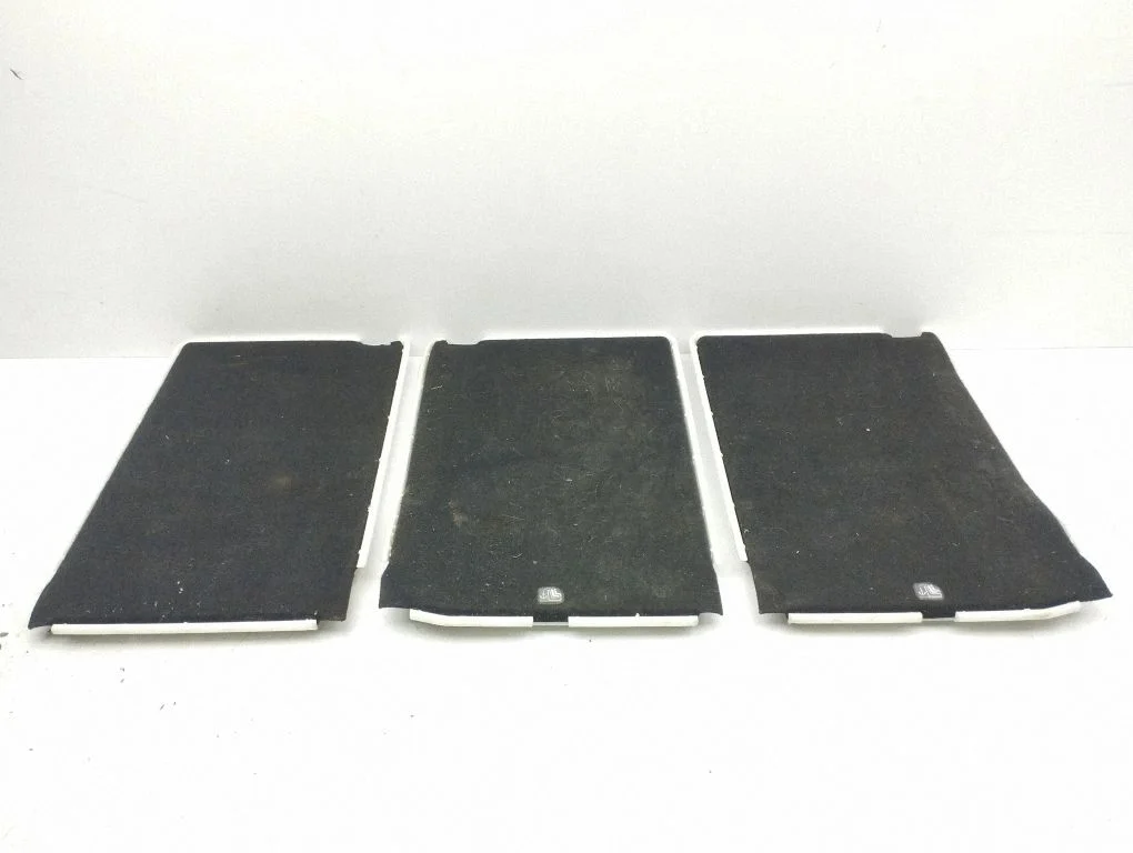 Trunk/boot floor carpet liner