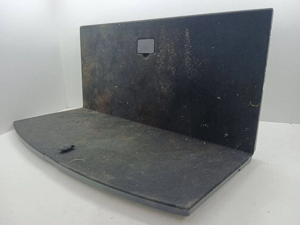 Trunk/boot floor carpet liner