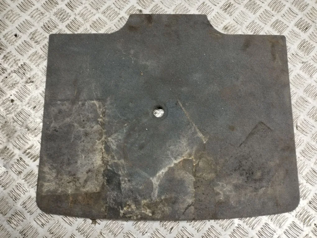 Trunk/boot floor carpet liner