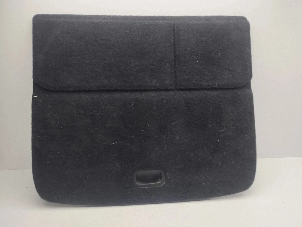 Trunk/boot floor carpet liner