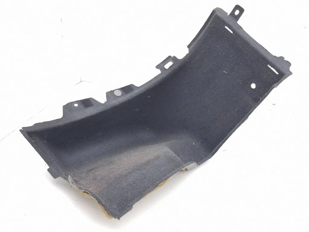 Other trunk/boot trim element – right