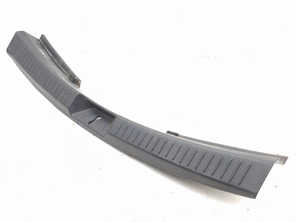 Pagasiruumi läve kaitseviimistlus KD456889X
