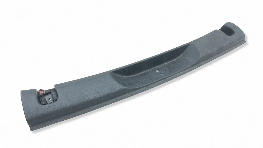 Trunk/boot sill cover protection 1UD14DX9AB