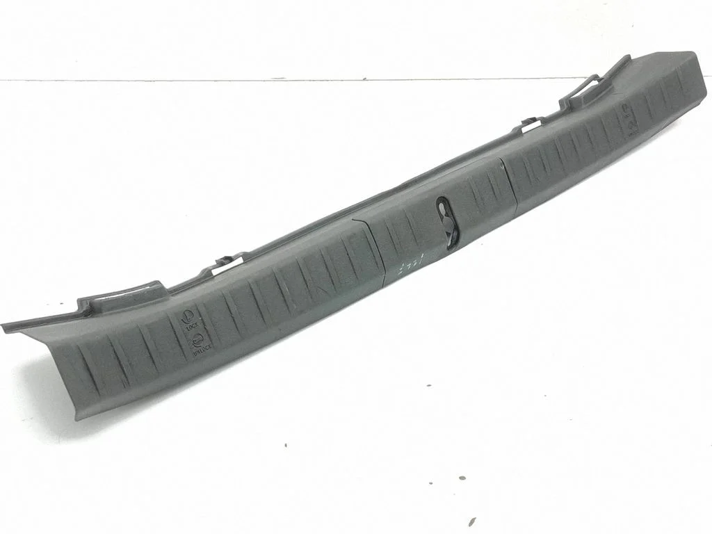 Trunk/boot sill cover protection – Toyota Prius (XW20) (2003-2009)