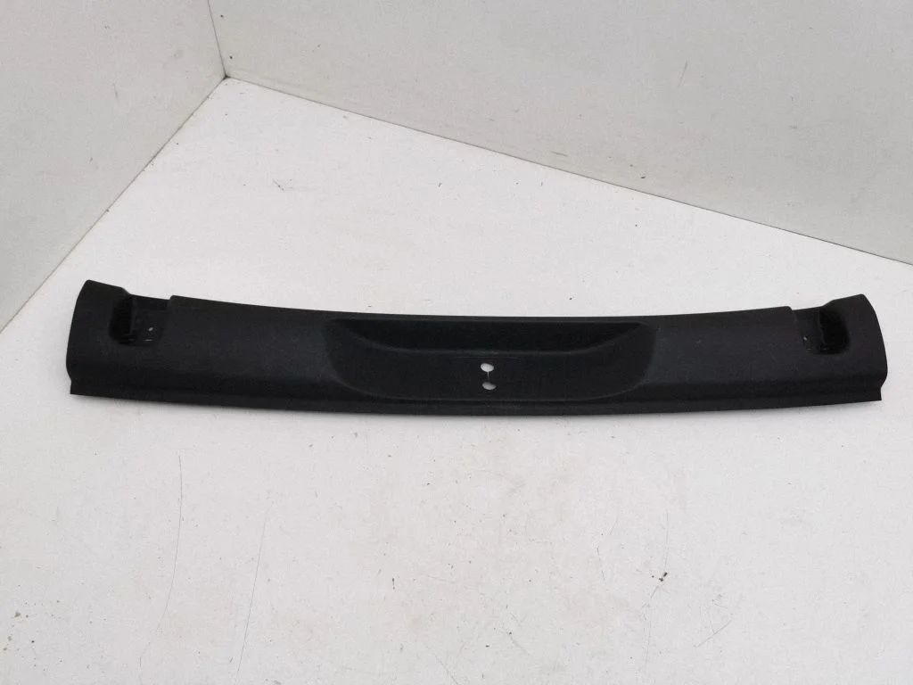 Trunk/boot sill cover protection 1UD14TRMAB