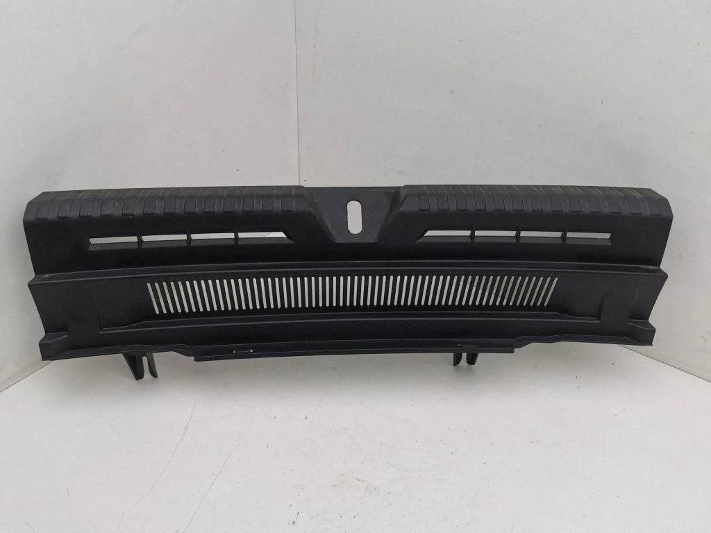 Trunk/boot sill cover protection 82A863471