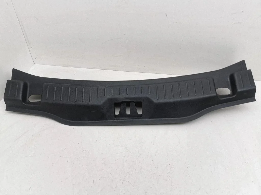 Trunk/boot sill cover protection EM2BU406A64A