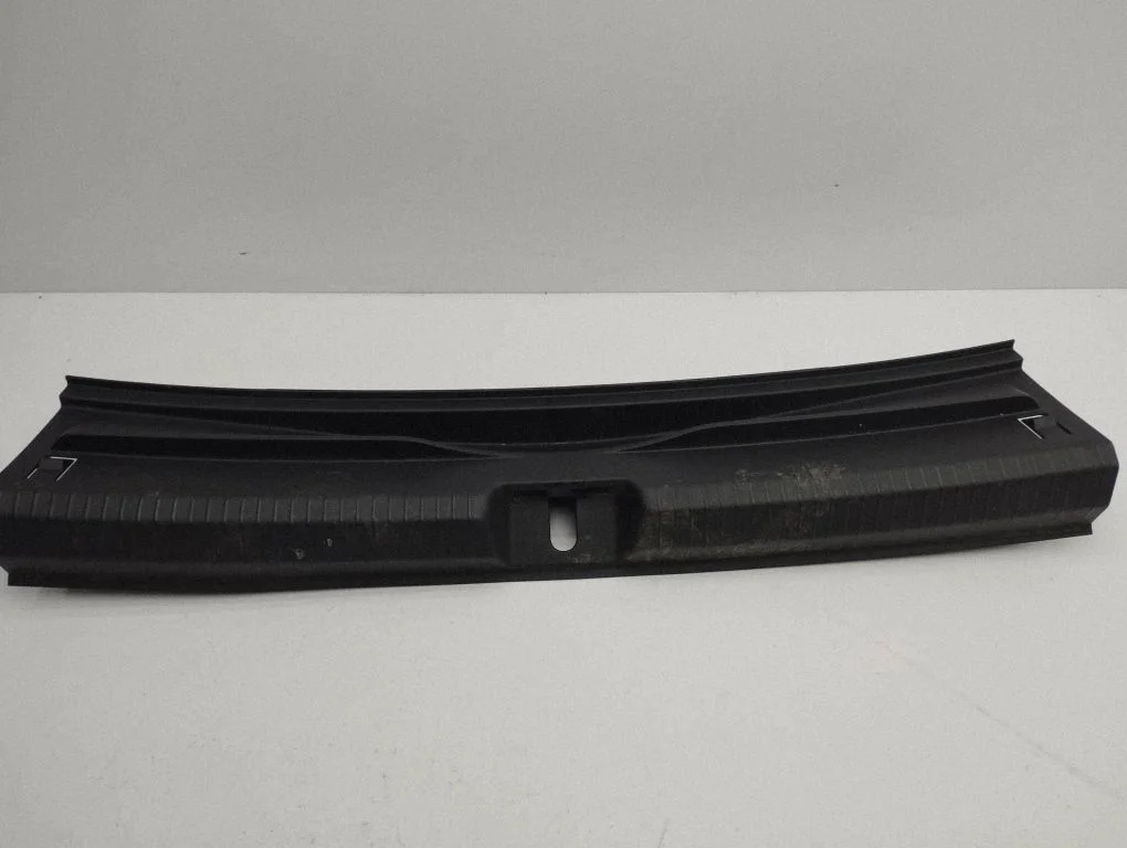 Trunk/boot sill cover protection 5H6863459B