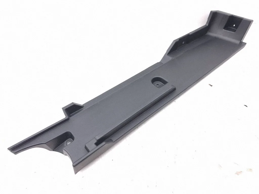 Boczny panel tapicerki bagażnika D27601JL010