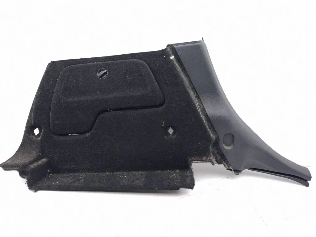 Trunk/boot side trim panel BBP197201