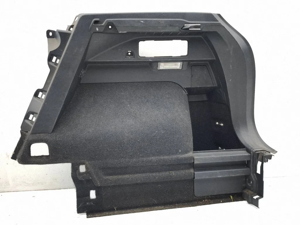 Boczny panel tapicerki bagażnika 5NA867428