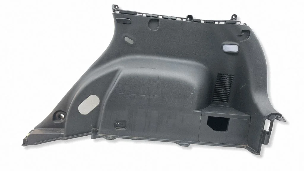 Boczny panel tapicerki bagażnika 85731Q4100