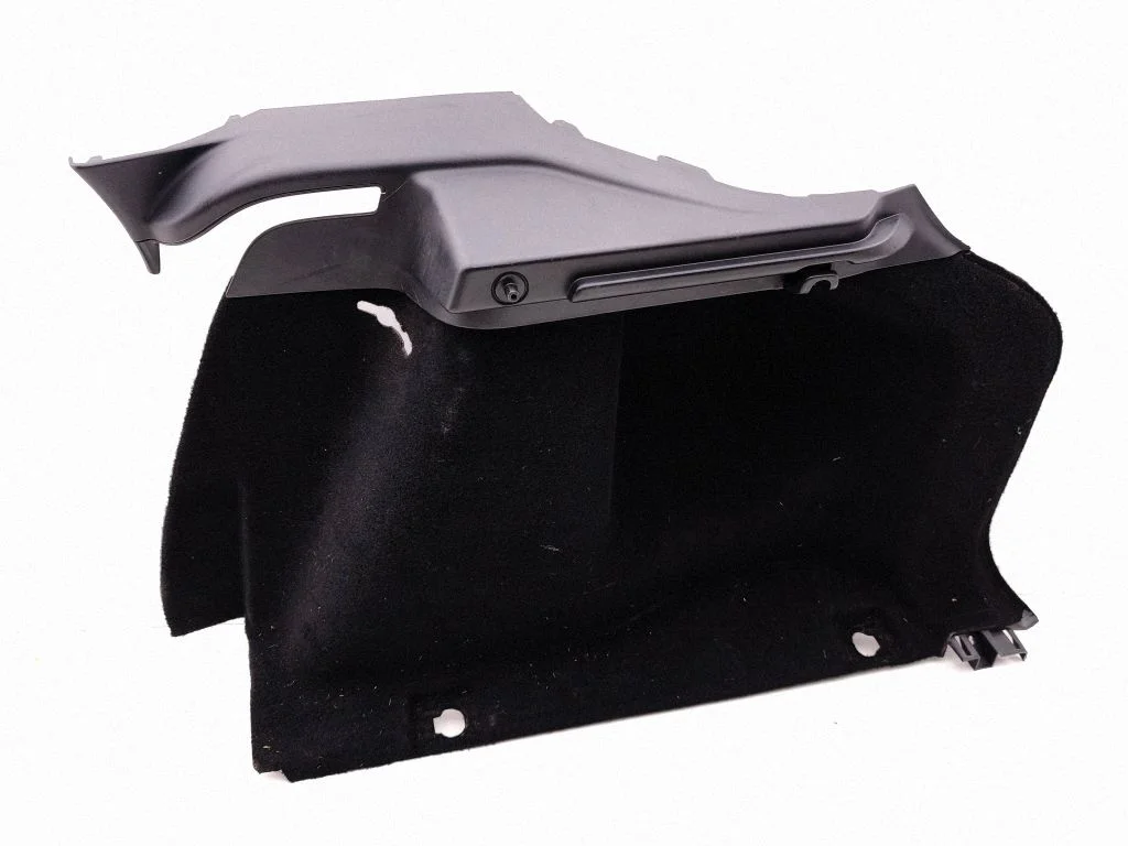 Trunk/boot side trim panel BJ3245430