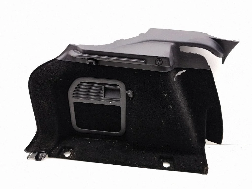 Trunk/boot side trim panel BJ3245431