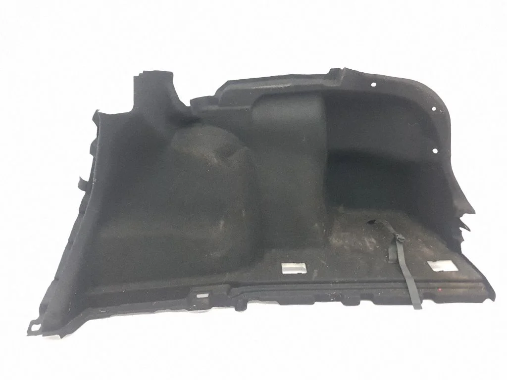 Pagasiruumi külje viimistluspaneel – Lexus IS III XE30 (2013-2020)