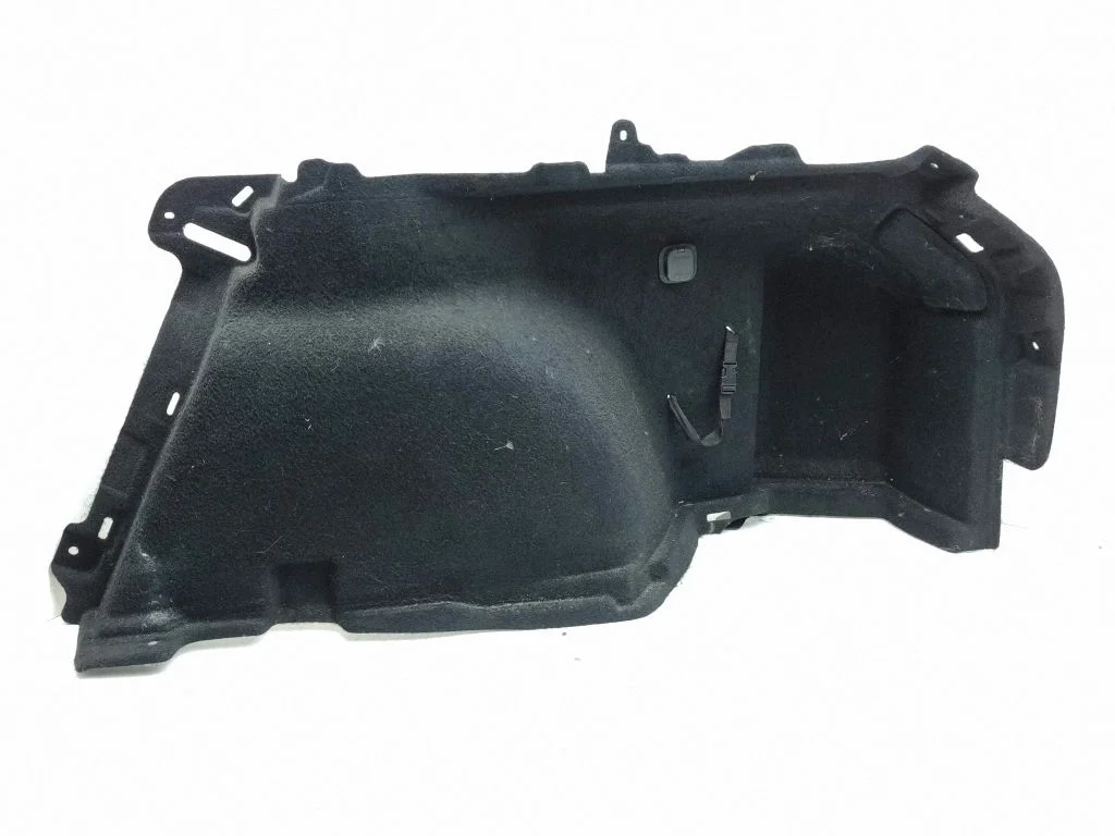 Boczny panel tapicerki bagażnika GHP968850A