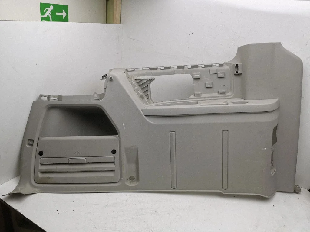 Trunk/boot side trim panel 1GL77ES3AE