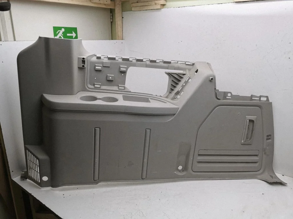 Trunk/boot side trim panel 1HW38EES3AF