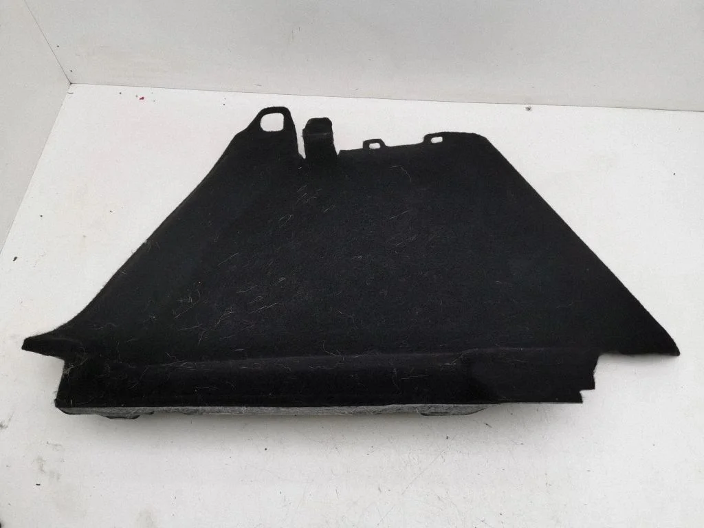 Trunk/boot side trim panel – left