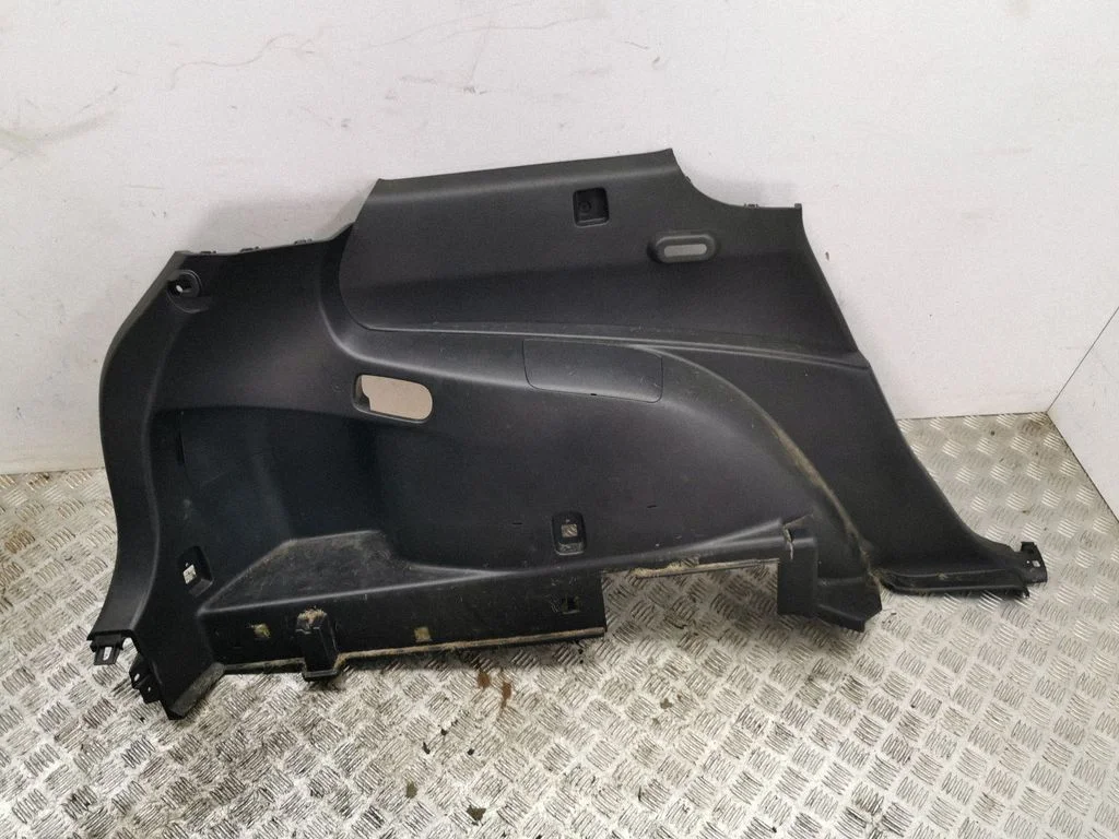 Trunk/boot side trim panel – left