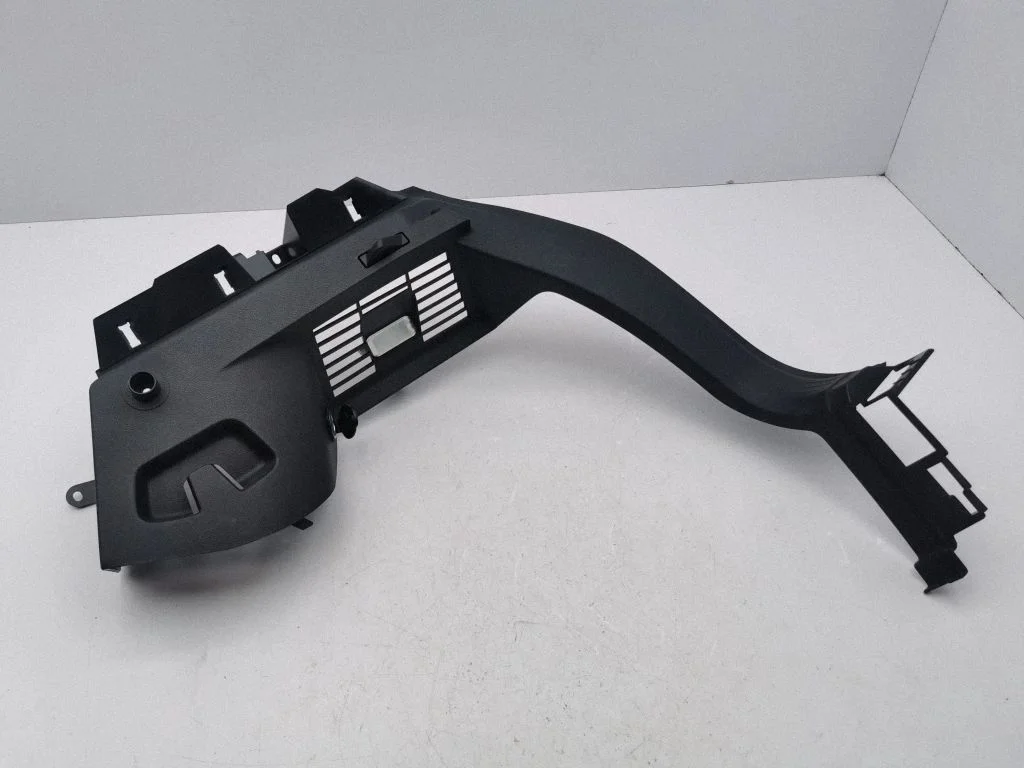 Parcel shelf load cover mount bracket 5H6867762C