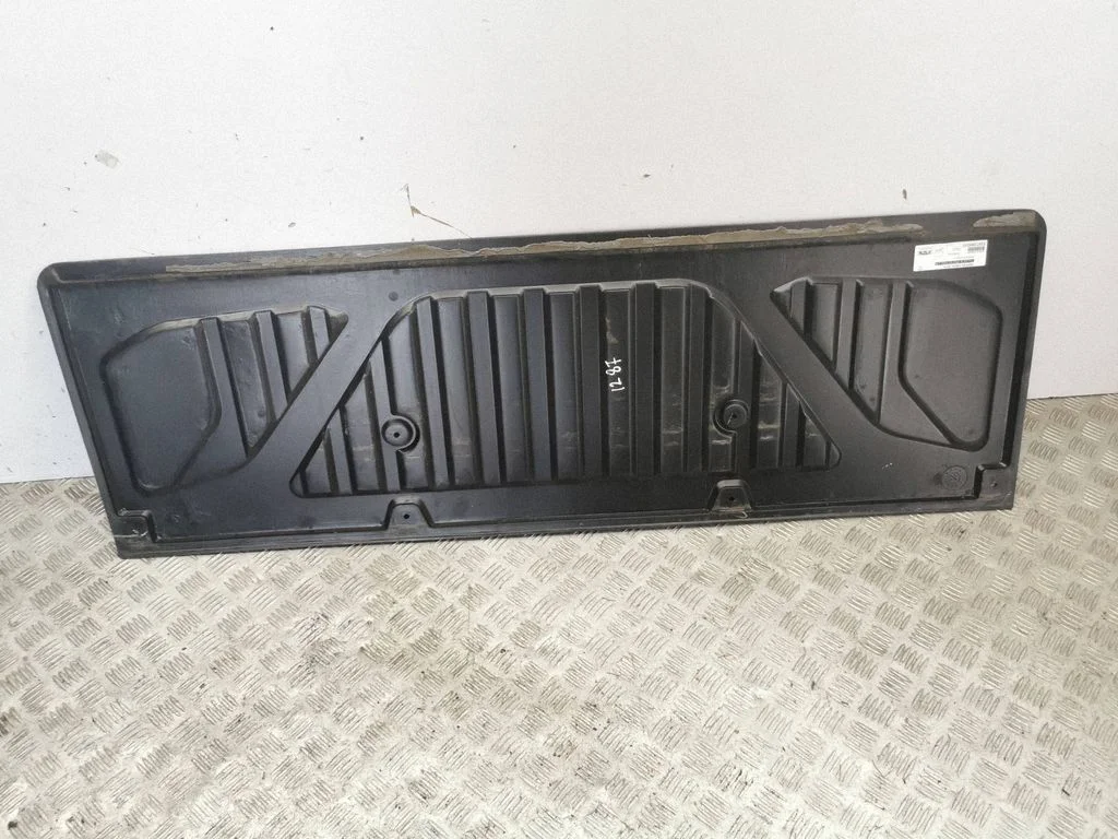 Główny panel tapicerki klapy F2472NID10