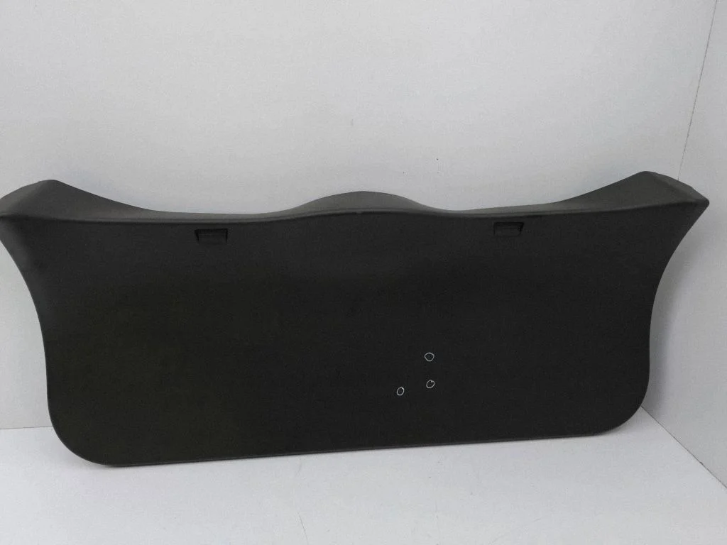 Tailgate/boot lid cover trim