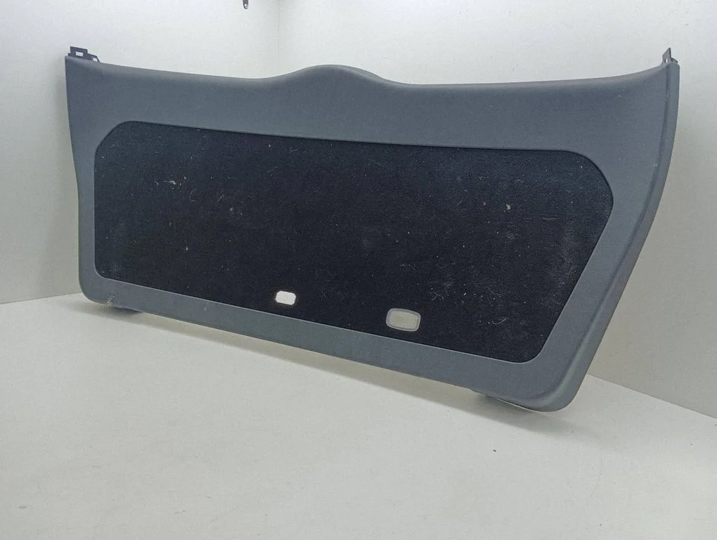Główny panel tapicerki klapy
